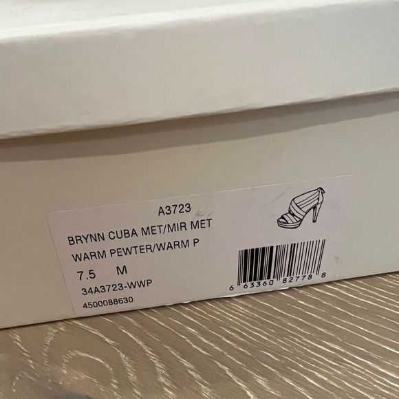 NEW Coach Pewter Heels 7.5M - Picture 9 of 9